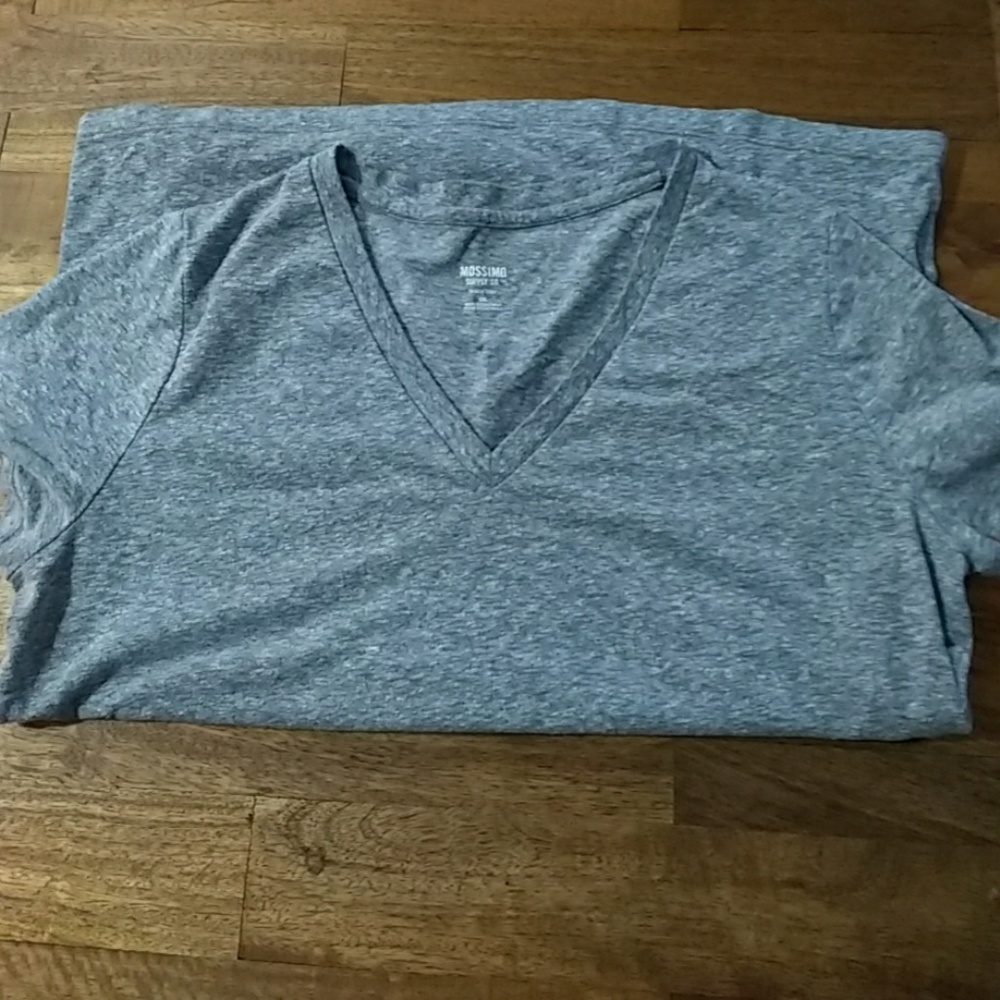 5/$25! Mossimo heathered grey v neck tee
